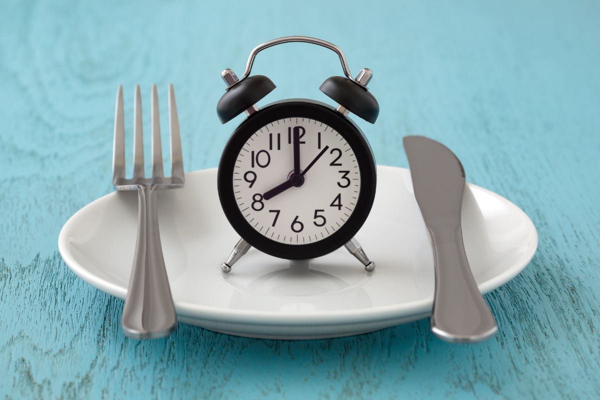 Exploring the Pros and Cons of Intermittent Fasting (IF) as a Dietary Pattern